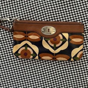 SOLD Fossil Key-Per Wristlet